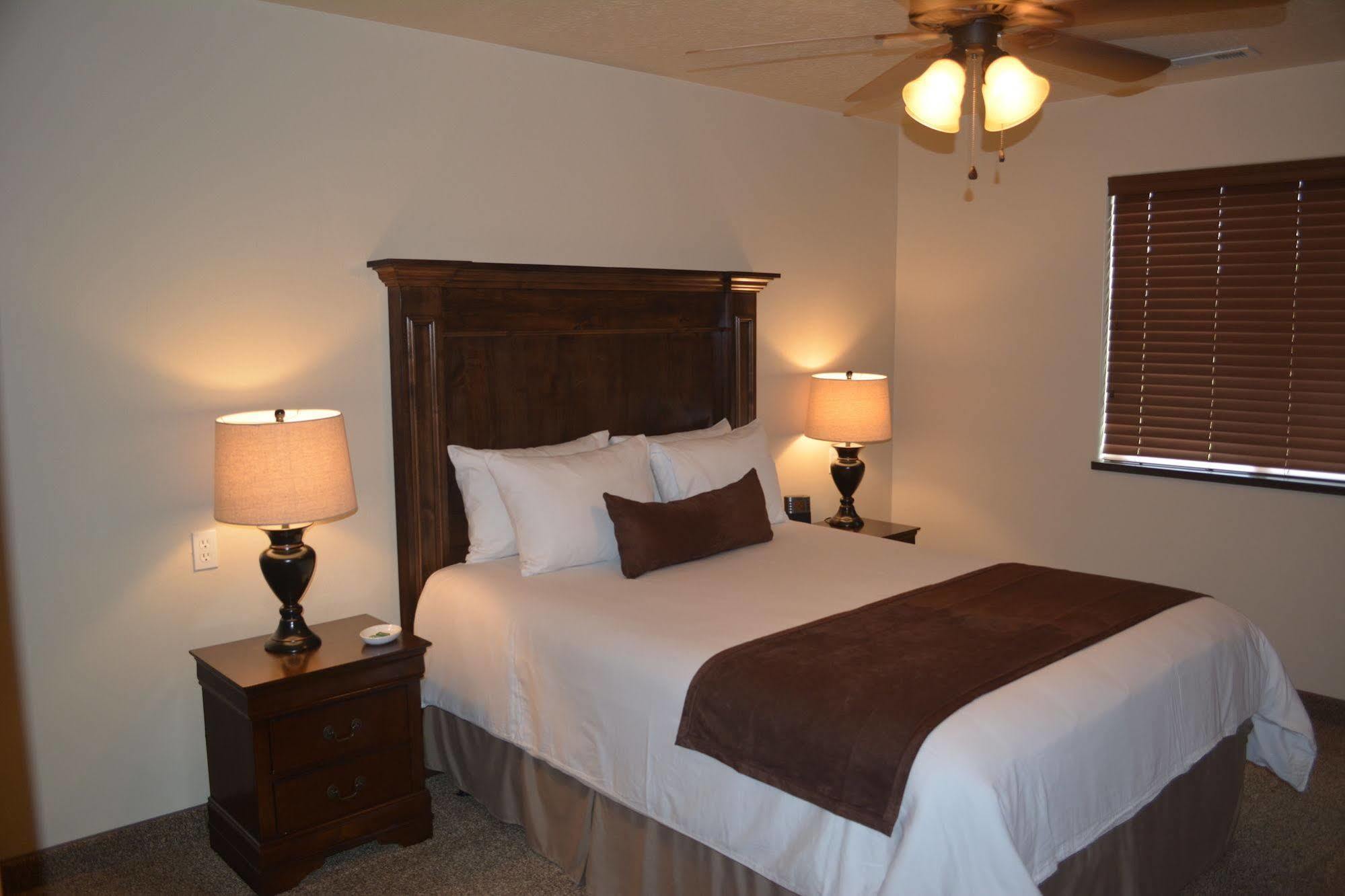 Cb&M Executive Suites Roosevelt Bagian luar foto