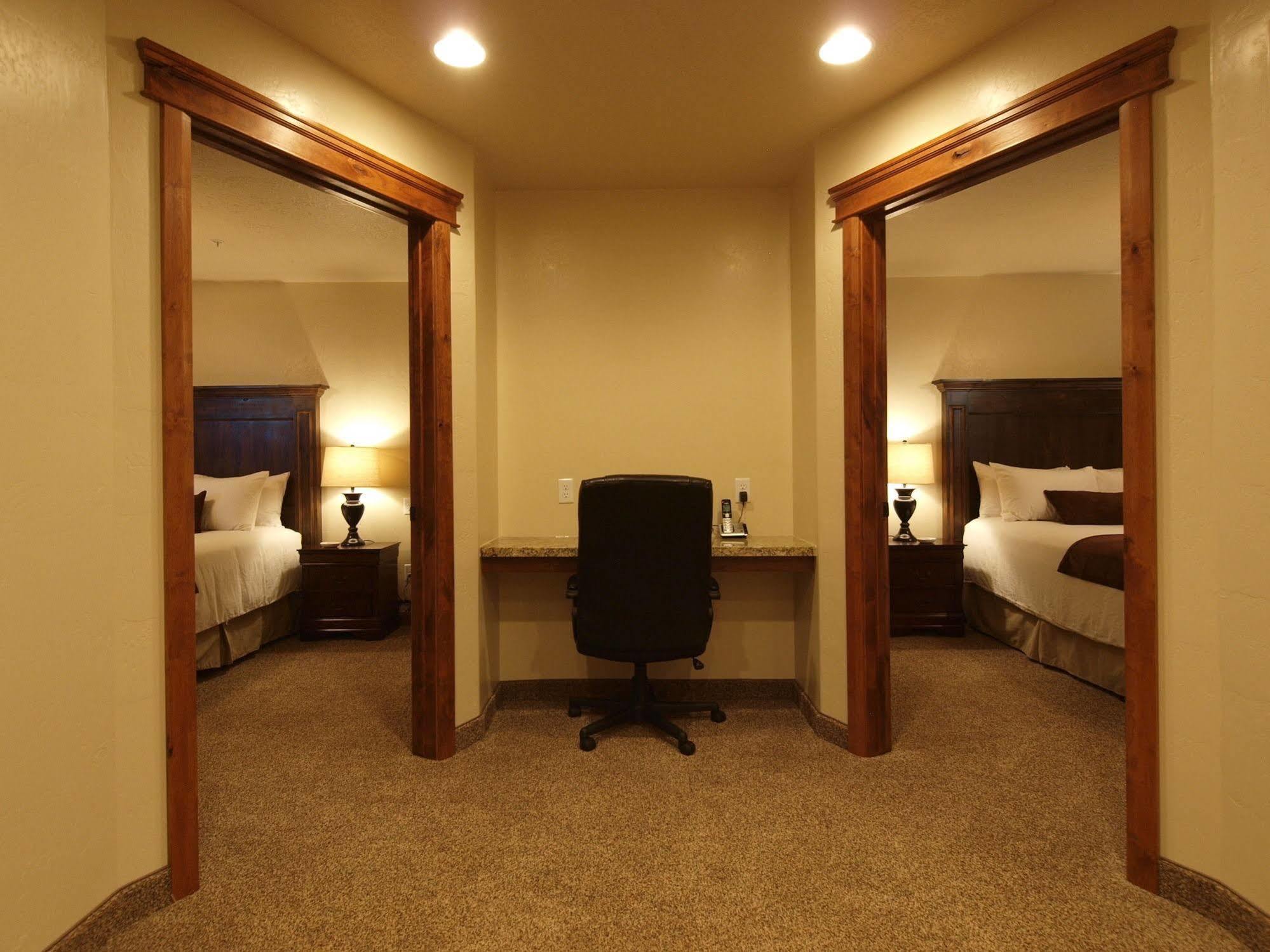 Cb&M Executive Suites Roosevelt Bagian luar foto